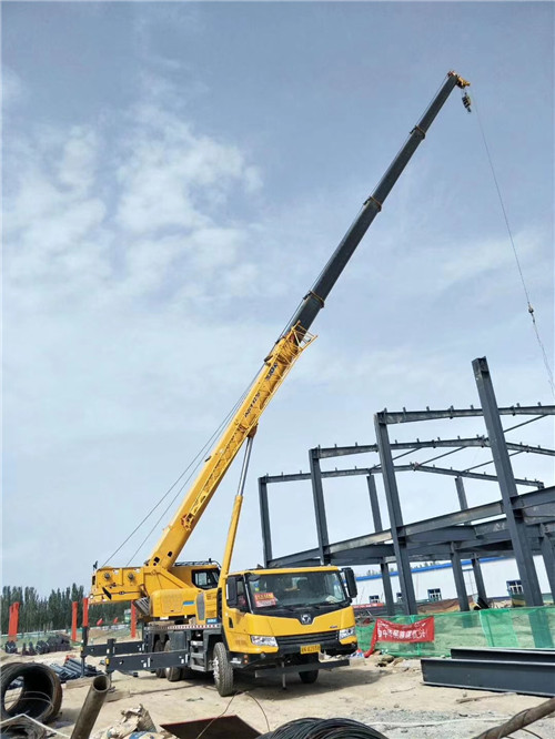漾濞超高层建筑钢结构吊装案例